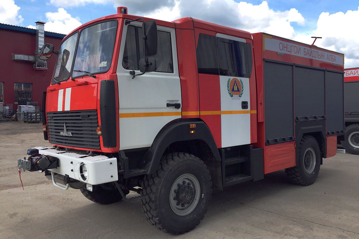 Пожарные автоцистерны на базе шасси МАЗ отправились в Улан-Батор