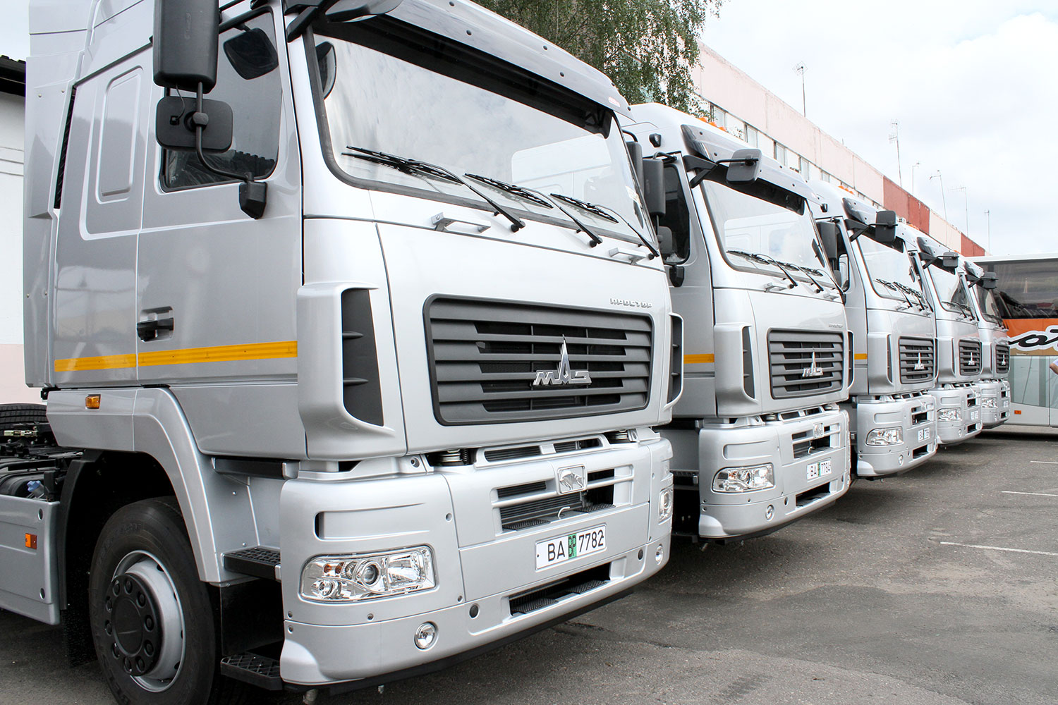 «Белшина» обновит автопарк грузовиками МАЗ